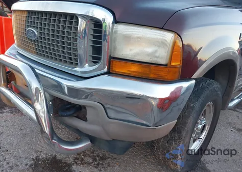 2001 Ford Excursion Limited from USA, damaged, VIN 1FMSU43FX1EB99093